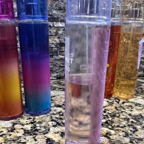 Bath & Body Works Bundle 7 Body Sprays - Picture 5 of 6